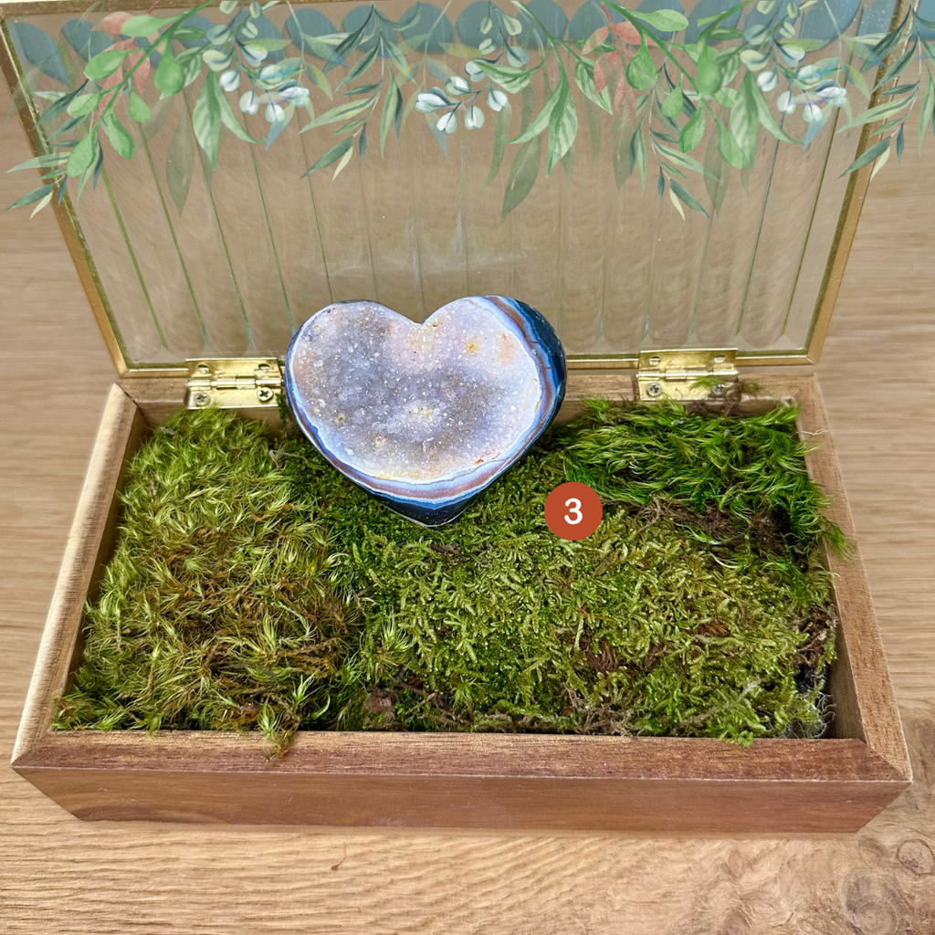 boutique de Mamie Lucie, cœur en agate, cœur en améthyste, cœur en pierre naturelle, agate, améthyste, lithothérapie, pierres naturelles, minéraux naturels, bien-être, apaisement, harmonie, équilibre émotionnel, protection énergétique, énergie positive, méditation, amour, sérénité, développement personnel, Saint-Louis, Bâle, Strasbourg, Colmar, Mulhouse, Dietwiller, Obersaasheim