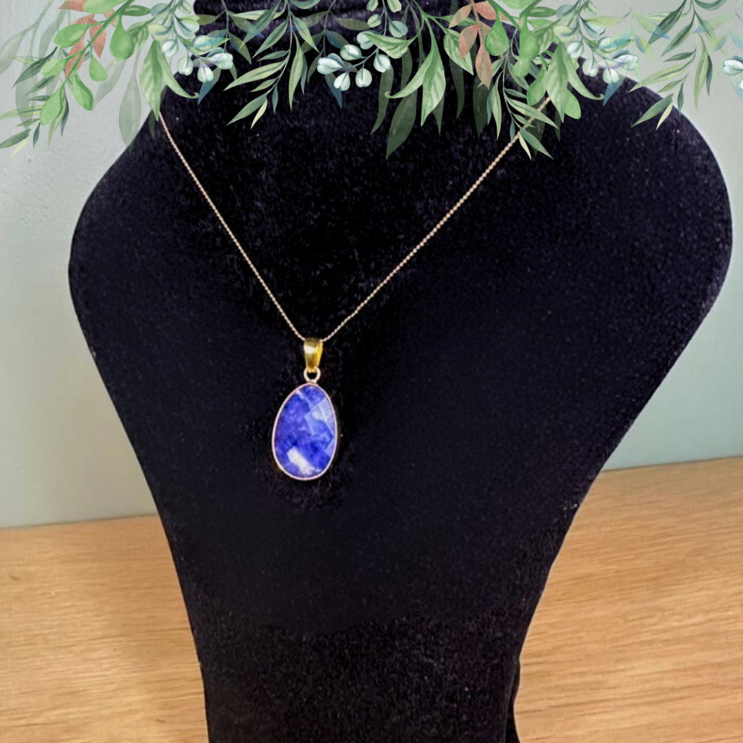 boutique de Mamie Lucie, collier en pierre naturelle, collier lithothérapie, lithothérapie, pierres naturelles, bien-être, apaisement, sérénité, harmonie, énergie positive, protection énergétique, équilibre émotionnel, confiance en soi, développement personnel, méditation, spiritualité, ancrage, clarté mentale, cadeau bien-être, Saint-Louis, Bâle, Strasbourg, Colmar, Mulhouse, Dietwiller, Obersaasheim