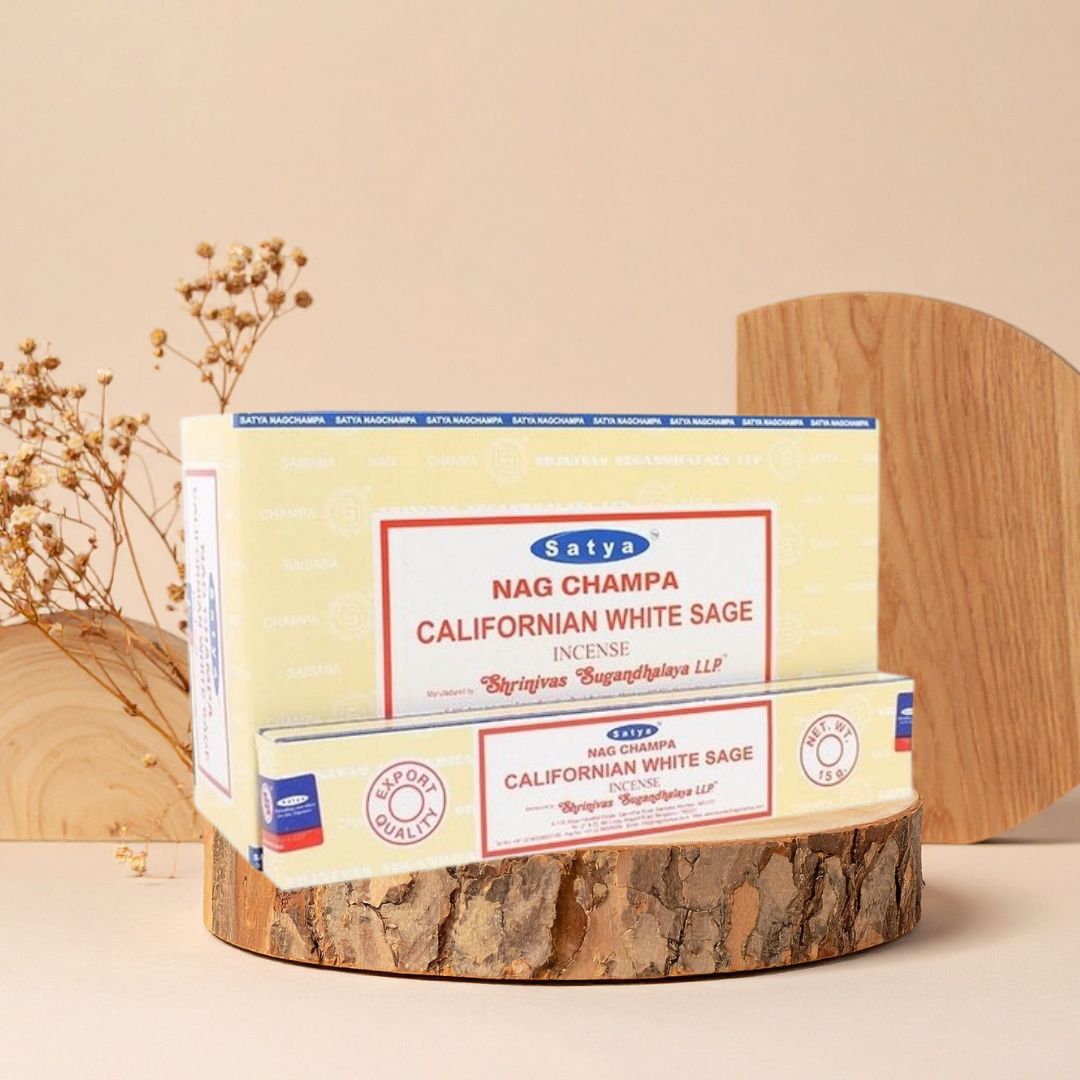 Encens Satya Sauge Blanche Californienne disponible sur la boutique de Mamie Lucie boutique de Mamie Lucie, encens, palo santo, sauge blanche, bâtons d’encens, encens naturel, purification énergétique, purification de la maison, nettoyage énergétique, lithothérapie, bien-être, méditation, relaxation, sérénité, harmonie, spiritualité, énergie positive, protection énergétique, développement personnel, cadeau bien-être, Saint-Louis, Bâle, Strasbourg, Colmar, Mulhouse, Dietwiller, Obersaasheim