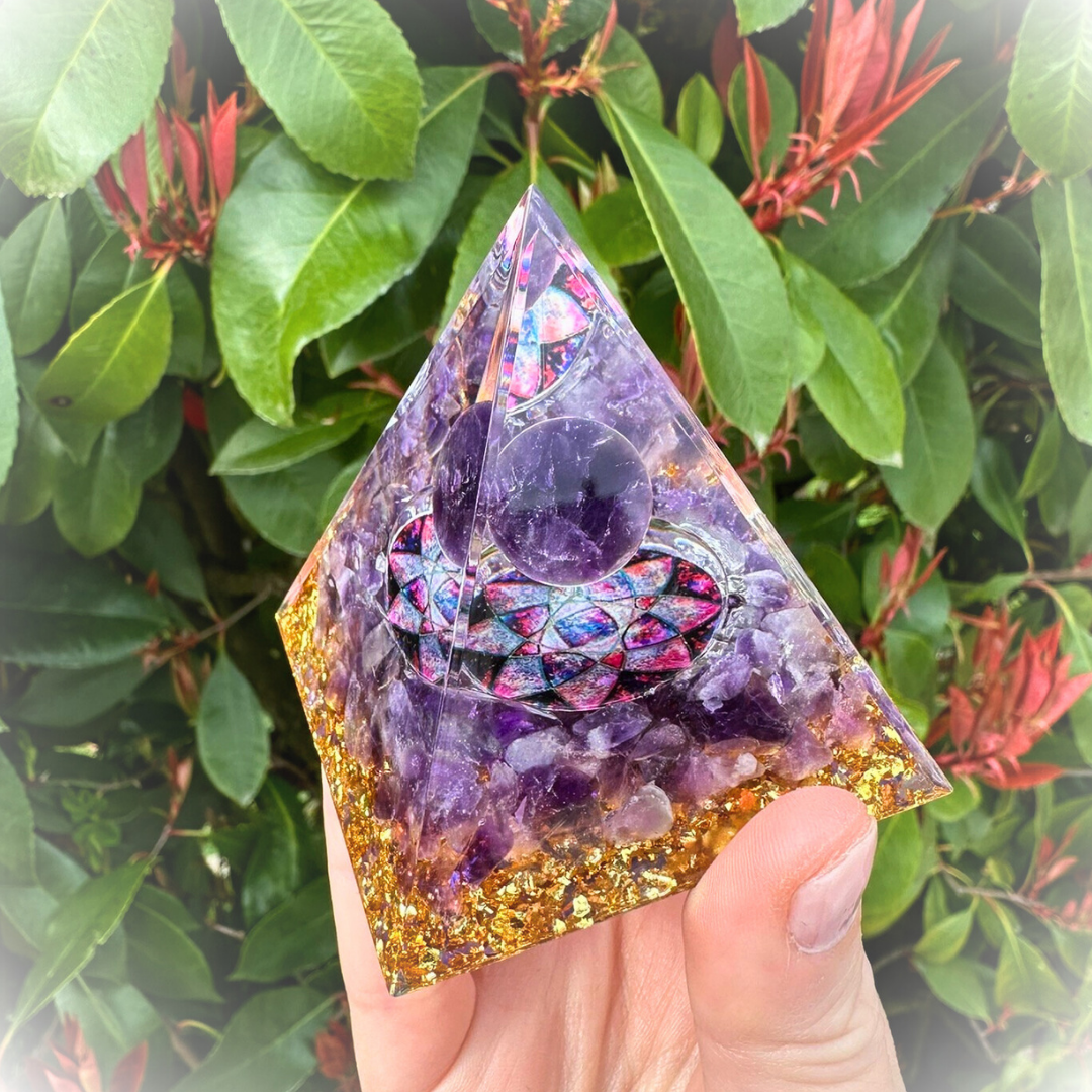 Orgonite Améthyste boutique de Mamie Lucie, orgonite, orgonite artisanale, lithothérapie, pierres naturelles, bien-être, apaisement, sérénité, harmonie, énergie positive, protection énergétique, équilibre émotionnel, développement personnel, méditation, spiritualité, ancrage, clarté mentale, décoration spirituelle, cadeau bien-être, Saint-Louis, Bâle, Strasbourg, Colmar, Mulhouse, Dietwiller, Obersaasheim