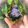 Orgonite Arbre de Vie - Obsidienne & Améthyste boutique de Mamie Lucie, orgonite, orgonite artisanale, lithothérapie, pierres naturelles, bien-être, apaisement, sérénité, harmonie, énergie positive, protection énergétique, équilibre émotionnel, développement personnel, méditation, spiritualité, ancrage, clarté mentale, décoration spirituelle, cadeau bien-être, Saint-Louis, Bâle, Strasbourg, Colmar, Mulhouse, Dietwiller, Obersaasheim
