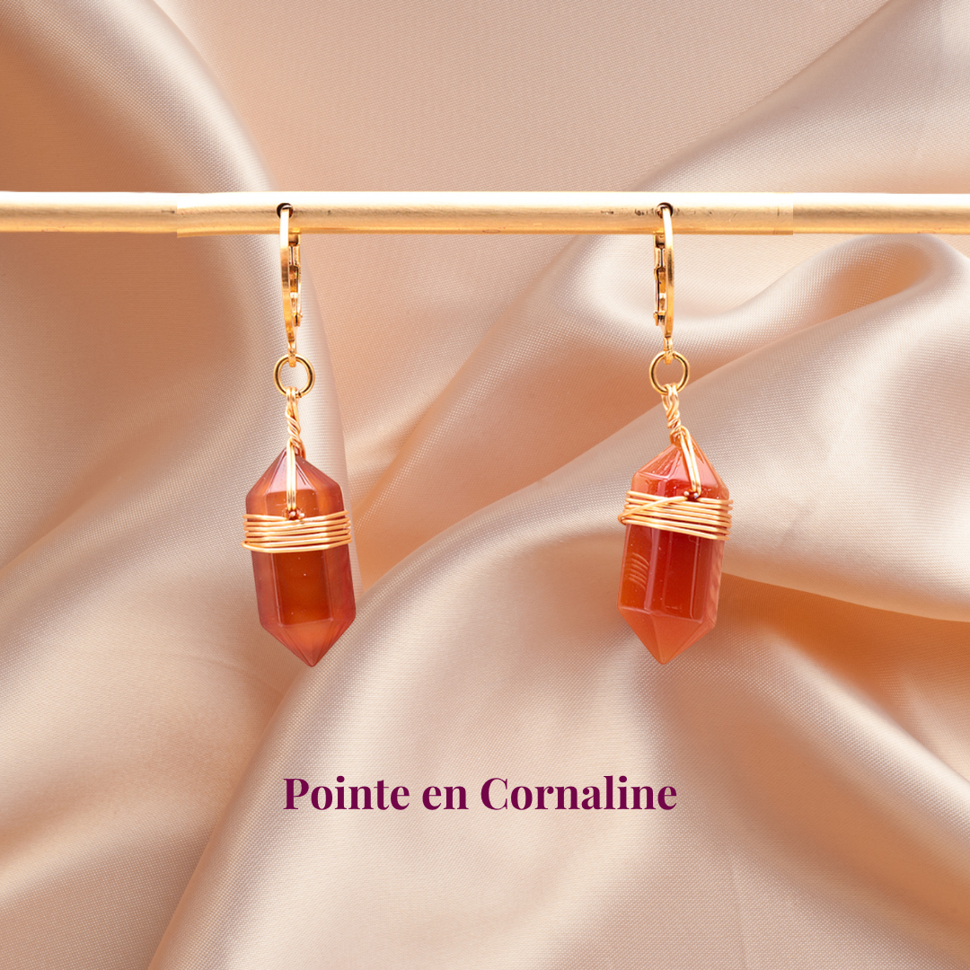 boutique de Mamie Lucie, boucles d’oreilles en pierre naturelle, collection de boucles d’oreilles, boucles d’oreilles lithothérapie, lithothérapie, pierres naturelles, bien-être, apaisement, sérénité, harmonie, énergie positive, protection énergétique, équilibre émotionnel, développement personnel, méditation, spiritualité, ancrage, clarté mentale, cadeau bien-être, Saint-Louis, Bâle, Strasbourg, Colmar, Mulhouse, Dietwiller