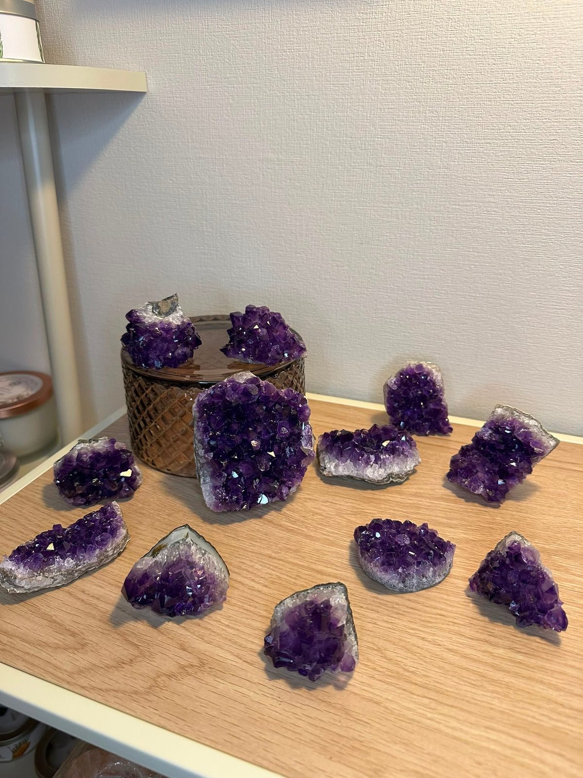 améthyste, améthyste d’Uruguay, améthyste naturelle, pierre naturelle d’Uruguay, cristal naturel, quartz violet, lithothérapie, pierres naturelles, minéraux naturels, bien-être, sérénité, apaisement, protection énergétique, purification énergétique, harmonisation des chakras, méditation, développement spirituel, équilibre émotionnel, énergie positive, boutique de Mamie Lucie, Saint-Louis, Bâle, Strasbourg, Colmar, Mulhouse, Obernai, Dietwiller, Obersaasheim