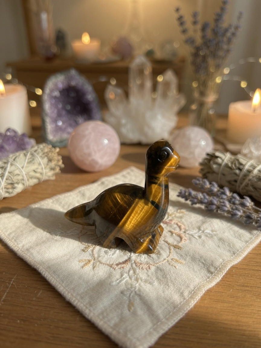 boutique de Mamie Lucie, lithothérapie, pierres naturelles, minéraux naturels, cristaux naturels, bien-être, énergie positive, purification énergétique, protection énergétique, harmonisation des chakras, méditation, spiritualité, développement personnel, équilibre émotionnel, améthyste, labradorite, sélénite, cristal de roche, quartz rose, œil de tigre, fluorite, citrine, obsidienne, aventurine, pierre de lune, amazonite, cornaline, jaspe rouge, tourmaline noire, apatite, calcite, howlite, rhodonite, malach