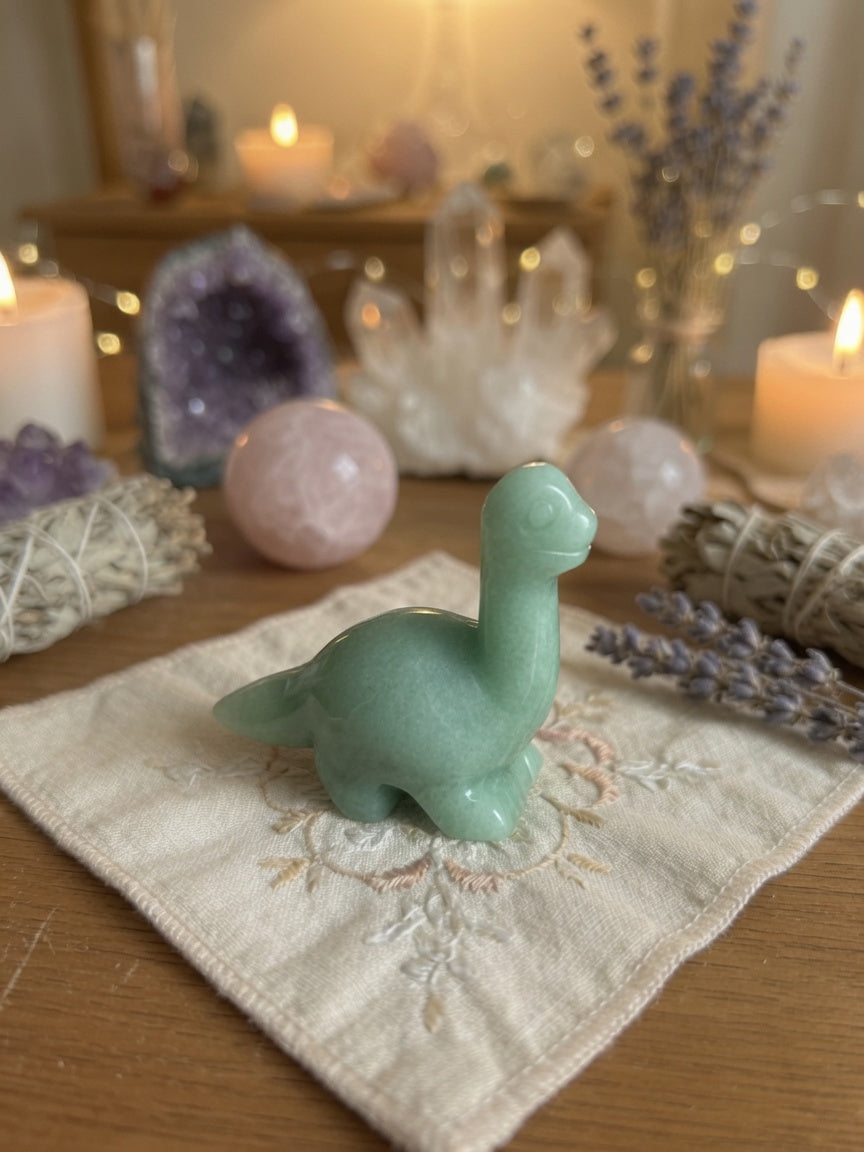 boutique de Mamie Lucie, lithothérapie, pierres naturelles, minéraux naturels, cristaux naturels, bien-être, énergie positive, purification énergétique, protection énergétique, harmonisation des chakras, méditation, spiritualité, développement personnel, équilibre émotionnel, améthyste, labradorite, sélénite, cristal de roche, quartz rose, œil de tigre, fluorite, citrine, obsidienne, aventurine, pierre de lune, amazonite, cornaline, jaspe rouge, tourmaline noire, apatite, calcite, howlite, rhodonite, malach