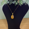 boutique de Mamie Lucie, collier en pierre naturelle, collier lithothérapie, lithothérapie, pierres naturelles, bien-être, apaisement, sérénité, harmonie, énergie positive, protection énergétique, équilibre émotionnel, confiance en soi, développement personnel, méditation, spiritualité, ancrage, clarté mentale, cadeau bien-être, Saint-Louis, Bâle, Strasbourg, Colmar, Mulhouse, Dietwiller, Obersaasheim