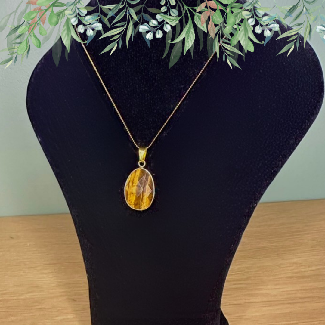 boutique de Mamie Lucie, collier en pierre naturelle, collier lithothérapie, lithothérapie, pierres naturelles, bien-être, apaisement, sérénité, harmonie, énergie positive, protection énergétique, équilibre émotionnel, confiance en soi, développement personnel, méditation, spiritualité, ancrage, clarté mentale, cadeau bien-être, Saint-Louis, Bâle, Strasbourg, Colmar, Mulhouse, Dietwiller, Obersaasheim