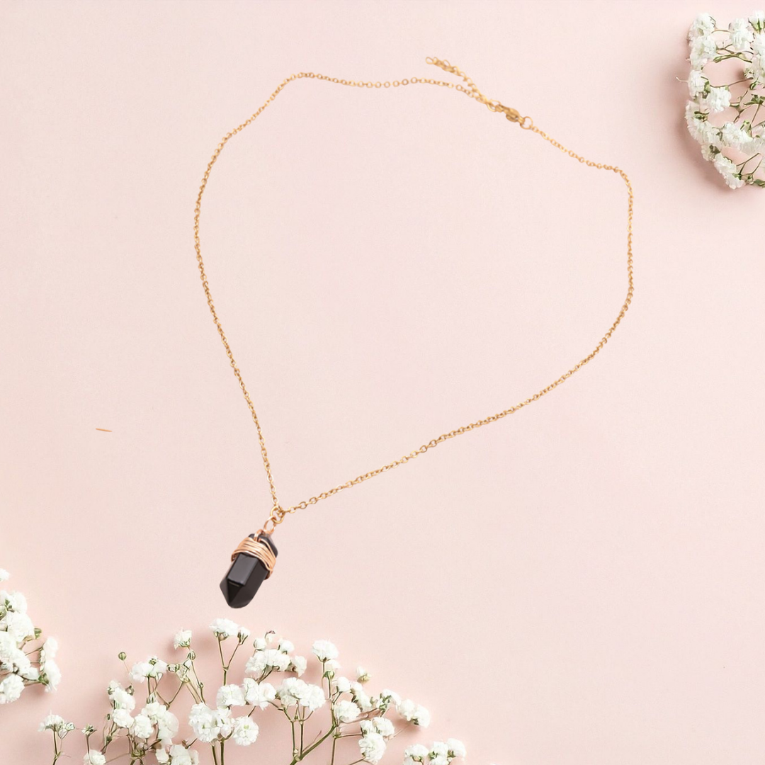 boutique de Mamie Lucie, collier en pierre naturelle, collier lithothérapie, lithothérapie, pierres naturelles, bien-être, apaisement, sérénité, harmonie, énergie positive, protection énergétique, équilibre émotionnel, confiance en soi, développement personnel, méditation, spiritualité, ancrage, clarté mentale, cadeau bien-être, Saint-Louis, Bâle, Strasbourg, Colmar, Mulhouse, Dietwiller, Obersaasheim