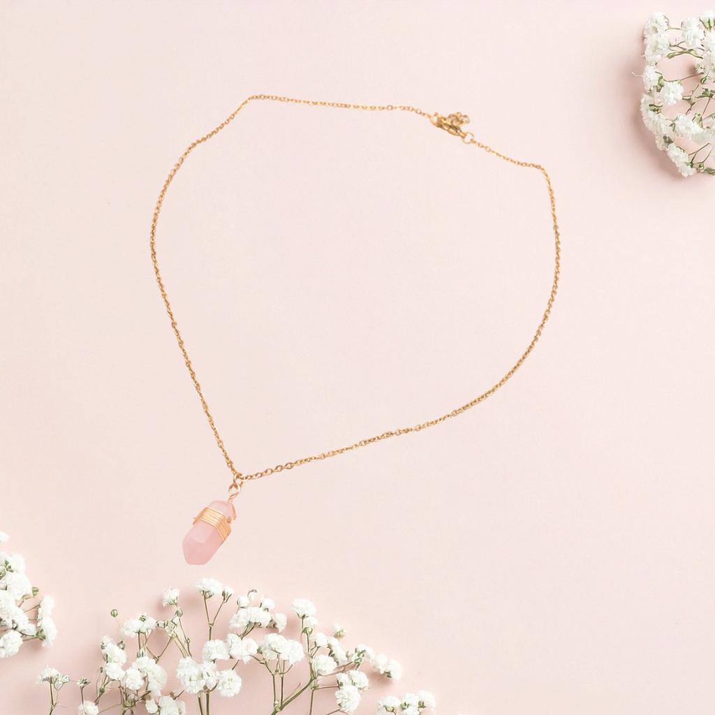 boutique de Mamie Lucie, collier en pierre naturelle, collier lithothérapie, lithothérapie, pierres naturelles, bien-être, apaisement, sérénité, harmonie, énergie positive, protection énergétique, équilibre émotionnel, confiance en soi, développement personnel, méditation, spiritualité, ancrage, clarté mentale, cadeau bien-être, Saint-Louis, Bâle, Strasbourg, Colmar, Mulhouse, Dietwiller, Obersaasheim